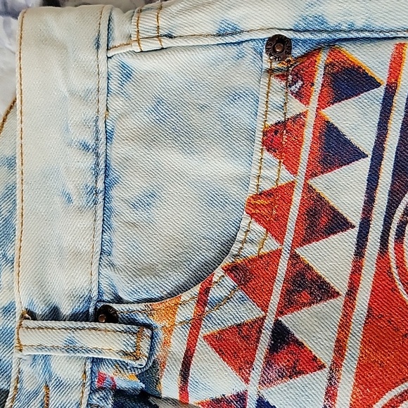 FOREVER 21 Super Cute Denim Cut off high waisted shorts with southwestern print - Picture 6 of 8